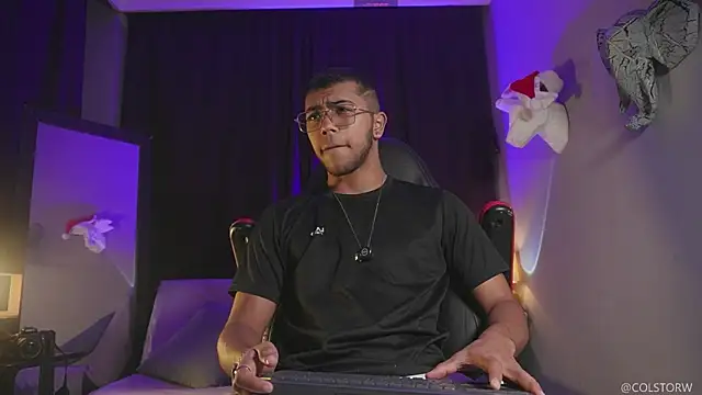 Snapshot of Colstorw_ chatting on January 6, 2026, 9:57 am Colstorw online show from January 6, 2026, 9:57 am