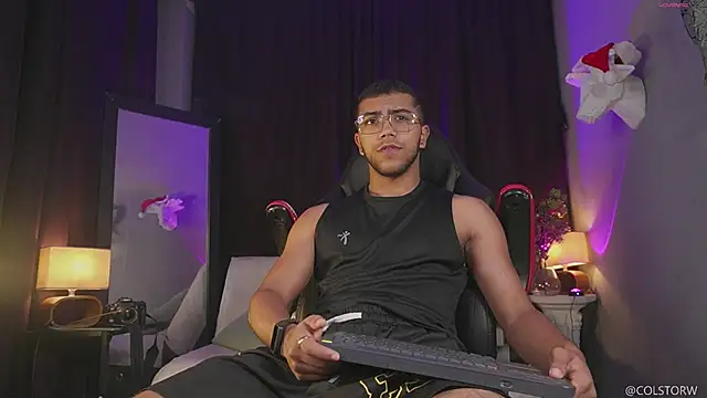 Snapshot of Colstorw_ chatting on January 7, 2026, 10:09 am Colstorw online show from January 7, 2026, 10:09 am