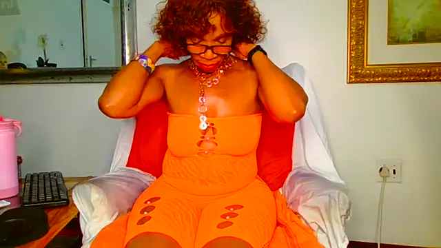 Snapshot of ModelZoee chatting on December 14, 2025, 8:14 pm ModelZoee online show from December 14, 2025, 8:14 pm