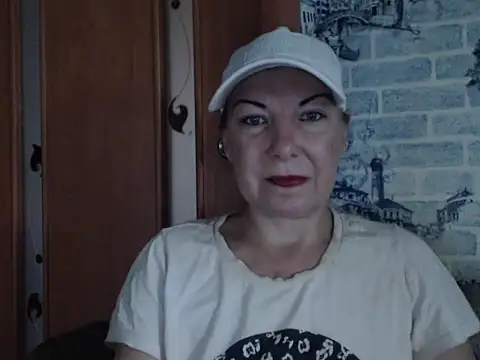 Snapshot of Lillia_Ray chatting on August 6, 2026, 7:58 am Lillia Ray online show from August 6, 2026, 7:58 am