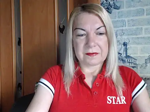 Snapshot of Lillia_Ray chatting on June 15, 2026, 6:02 am Lillia Ray online show from June 15, 2026, 6:02 am