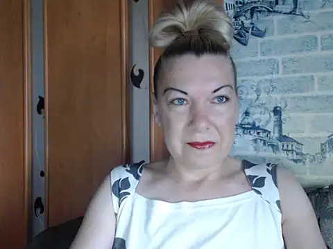 Snapshot of Lillia_Ray chatting on June 19, 2026, 6:41 am Lillia Ray online show from June 19, 2026, 6:41 am