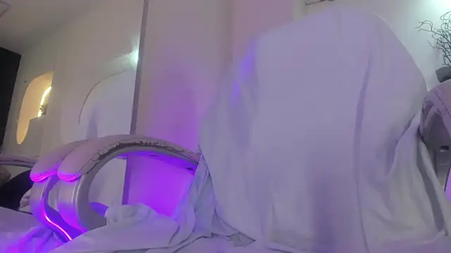 Snapshot of Hot_valerygh chatting on November 19, 2025, 8:20 pm Hot valerygh online show from November 19, 2025, 8:20 pm