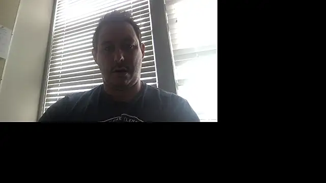 Snapshot of danejackson2025 chatting on May 5, 2026, 4:32 pm danejackson2025 online show from May 5, 2026, 4:32 pm