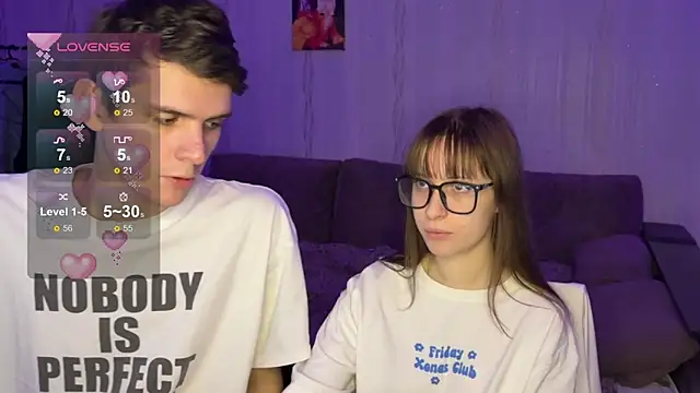 Romanhavesweetydick777 online show from November 18, 2025, 4:43 pm