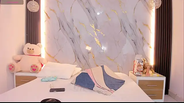 lunastorm  online show from September 15, 2025, 9:59 pm