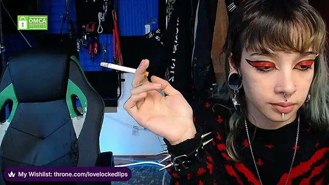 lovelockedlips online show from May 30, 2026, 5:51 pm