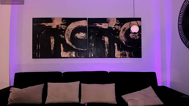 Snapshot of CandaseRussell chatting on November 15, 2025, 8:02 pm CandaseRussell online show from November 15, 2025, 8:02 pm