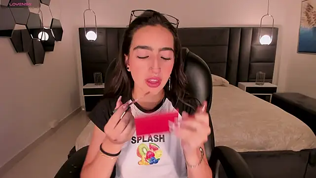 LarisaSmirnov online show from March 4, 2026, 3:58 am