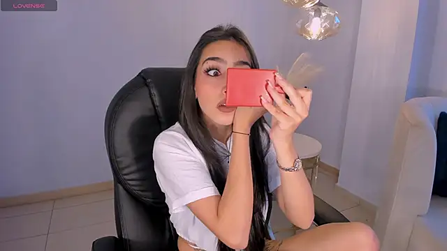 Snapshot of LarisaSmirnov chatting on November 6, 2025, 4:49 am LarisaSmirnov online show from November 6, 2025, 4:49 am