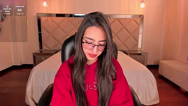 LarisaSmirnov online show from January 10, 2026, 4:19 am