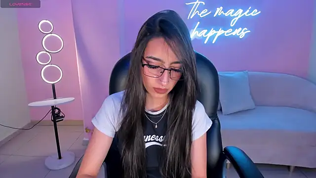 Snapshot of LarisaSmirnov chatting on November 18, 2025, 3:21 am LarisaSmirnov online show from November 18, 2025, 3:21 am