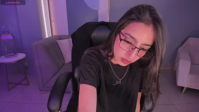 Snapshot of LarisaSmirnov chatting on November 21, 2025, 3:49 am LarisaSmirnov online show from November 21, 2025, 3:49 am