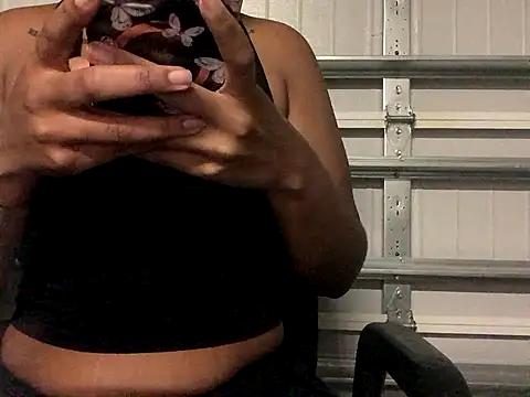 Snapshot of urgeminibrat chatting on November 7, 2025, 4:28 am urgeminibrat online show from November 7, 2025, 4:28 am