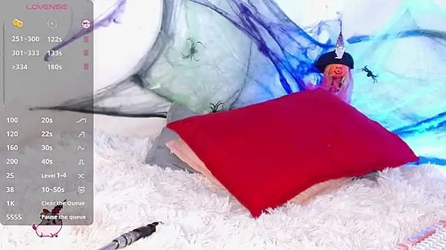 Snapshot of LaurenG7 chatting on October 23, 2025, 8:29 pm LaurenG7 online show from October 23, 2025, 8:29 pm