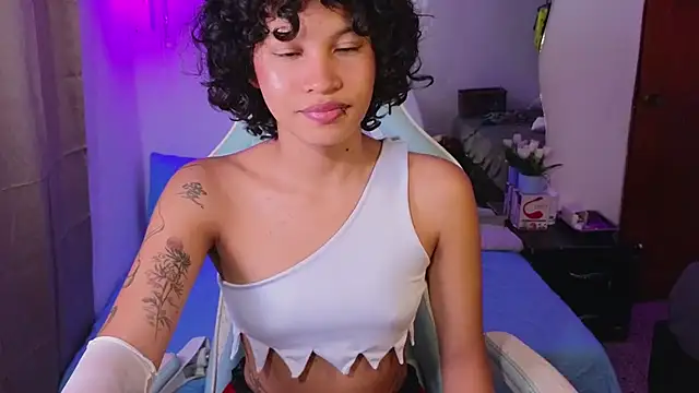 Snapshot of eleselas chatting on December 3, 2025, 12:33 am eleselas online show from December 3, 2025, 12:33 am