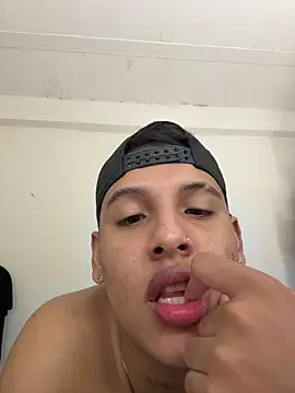 Snapshot of AaronRizzo chatting on January 10, 2026, 7:04 am AaronRizzo online show from January 10, 2026, 7:04 am