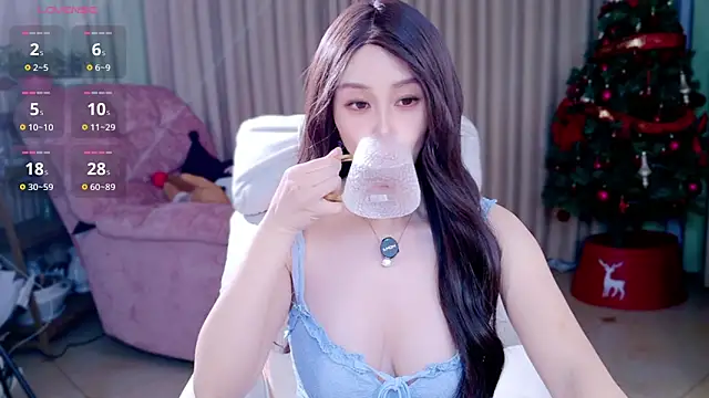 NovaNana online show from April 10, 2026, 1:29 pm