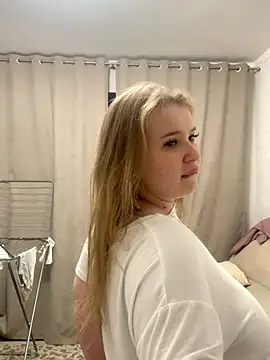 Amy Sky  online show from October 22, 2025, 6:51 pm