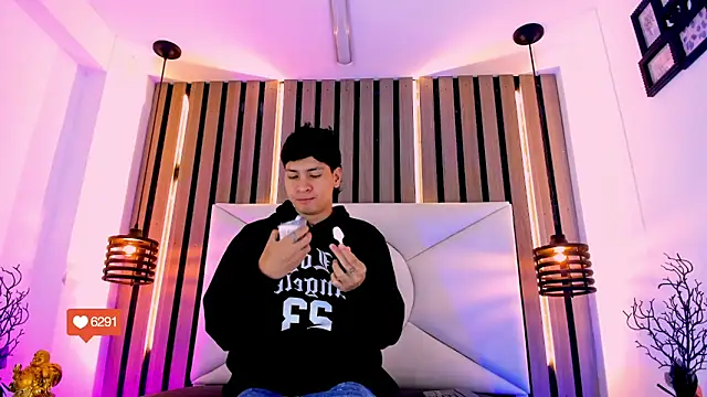 Jhojan twink online show from November 13, 2025, 12:31 pm