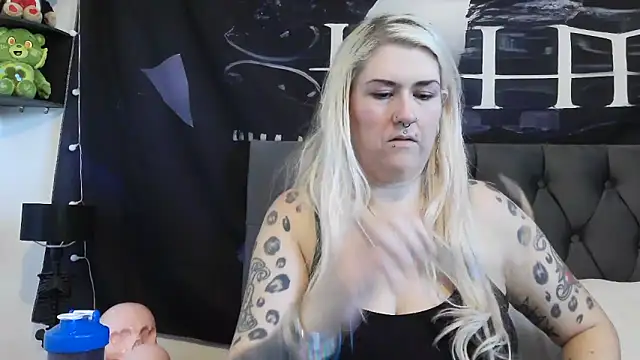 Snapshot of Sizzling_Indie36 chatting on November 2, 2025, 3:39 pm Sizzling Indie36 online show from November 2, 2025, 3:39 pm