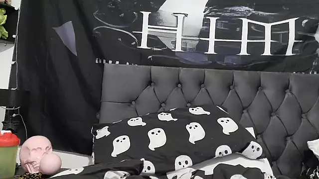 Snapshot of Sizzling_Indie36 chatting on October 26, 2025, 11:49 pm Sizzling Indie36 online show from October 26, 2025, 11:49 pm