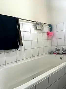 Lahtinah24 online show from November 10, 2025, 4:50 am