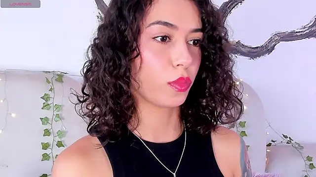 Snapshot of AliceStevens_ chatting on October 21, 2025, 1:21 pm AliceStevens online show from October 21, 2025, 1:21 pm