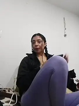 Emilybutterfly1 online show from September 25, 2025, 12:27 am