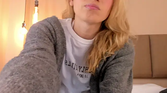 honeygray02 online show from December 4, 2025, 3:27 am