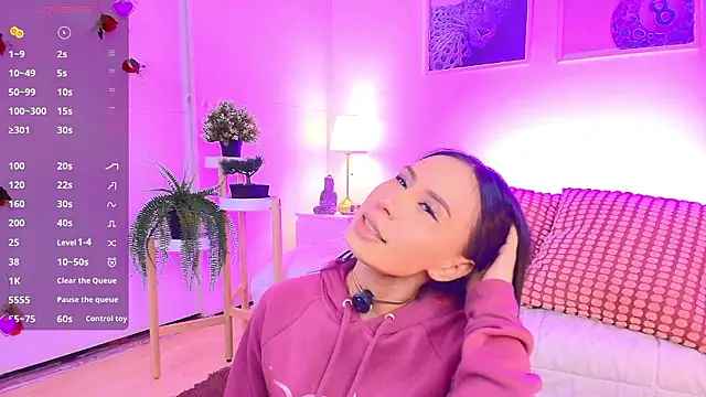 Valen ross  online show from March 3, 2026, 10:50 pm