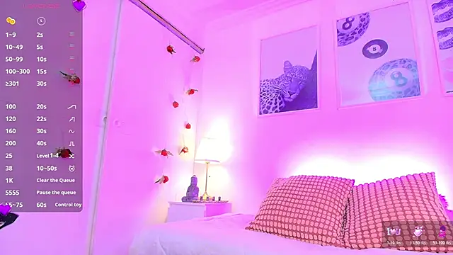 Valen ross  online show from February 18, 2026, 9:22 pm