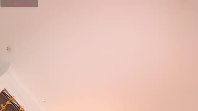 Valen ross  online show from October 28, 2025, 8:30 pm