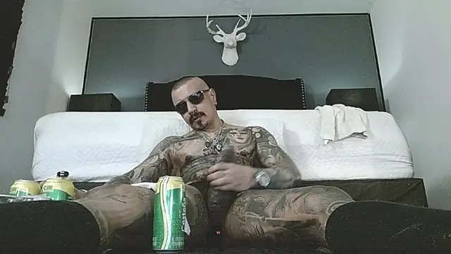 danilog515 online show from April 19, 2026, 6:25 am