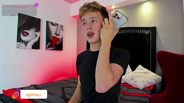 LiamWildx20 online show from February 19, 2026, 5:04 am