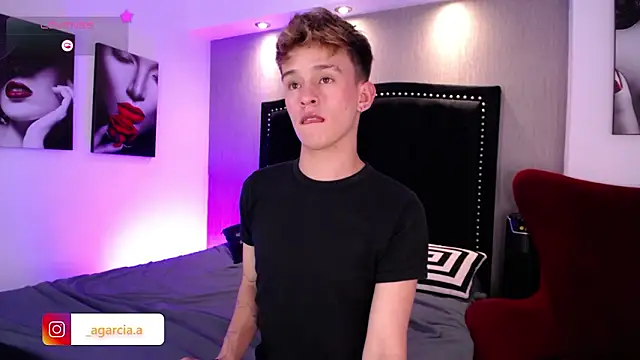 LiamWildx20 online show from February 11, 2026, 5:07 am