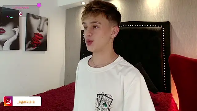 LiamWildx20 online show from January 19, 2026, 5:33 am