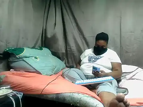 Snapshot of Berrylick chatting on April 14, 2026, 7:57 am Berrylick online show from April 14, 2026, 7:57 am