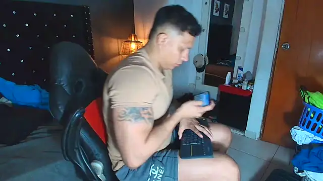 ethan dalton  online show from December 22, 2025, 3:17 am