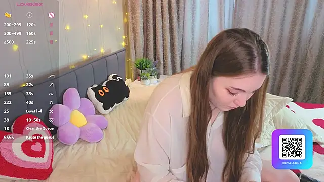 ConstanceHelms online show from April 19, 2026, 5:08 am