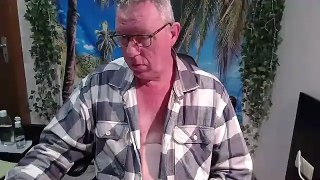 JamesBauer online show from December 1, 2025, 4:24 am