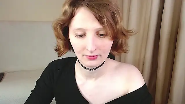 Snapshot of c0ralynx chatting on October 31, 2025, 11:44 pm c0ralynx online show from October 31, 2025, 11:44 pm