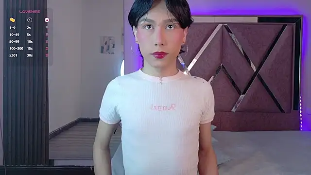 Ash Femboy online show from November 15, 2025, 7:40 pm