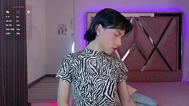 Ash Femboy online show from November 20, 2025, 8:09 pm