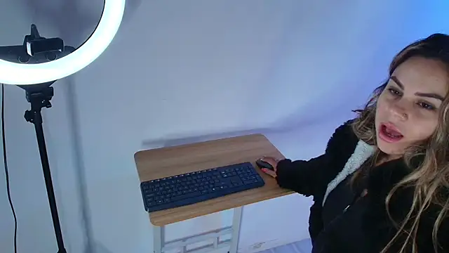 Lia adamsss online show from March 21, 2026, 3:41 am