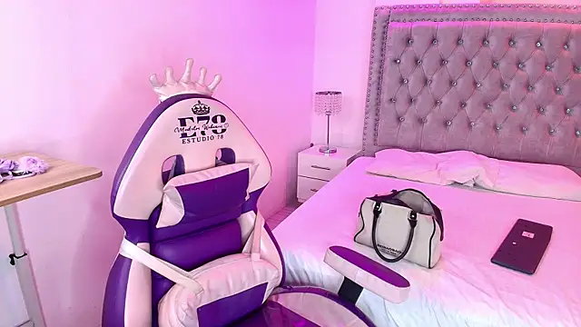 Lia adamsss online show from June 2, 2026, 3:50 am