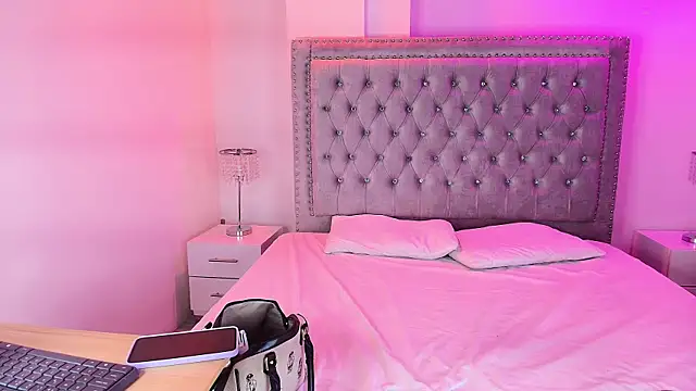 Snapshot of Lia_adamsss chatting on December 17, 2025, 12:48 am Lia adamsss online show from December 17, 2025, 12:48 am