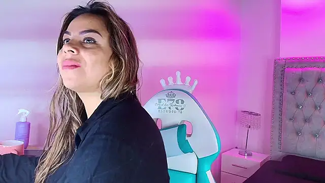 Lia adamsss online show from March 15, 2026, 3:57 am