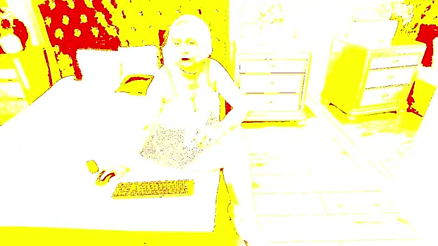 Snapshot of SuzzySun chatting on February 27, 2025, 5:58 pm SuzzySun online show from February 27, 2025, 5:58 pm