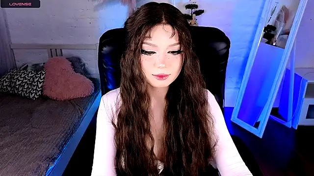 Snapshot of maddymystie chatting on May 21, 2026, 2:03 pm maddymystie online show from May 21, 2026, 2:03 pm